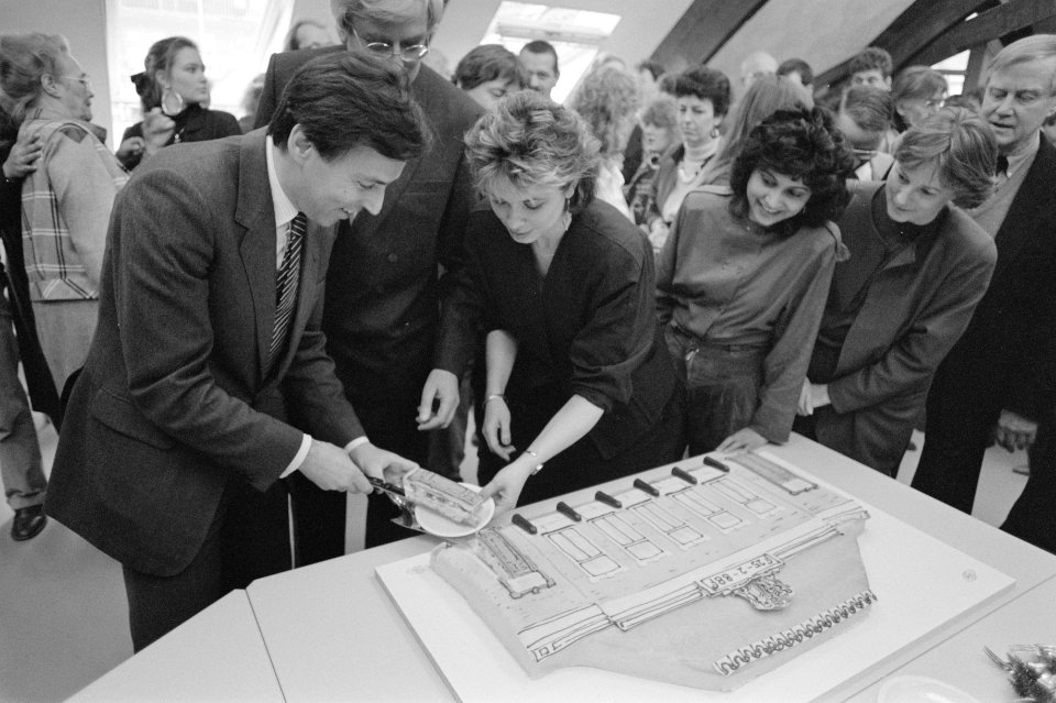 Minister Brinkman opent gebouw Fonds voor Beeldende Kunsten in Amsterdam, Bestanddeelnr 934-1968