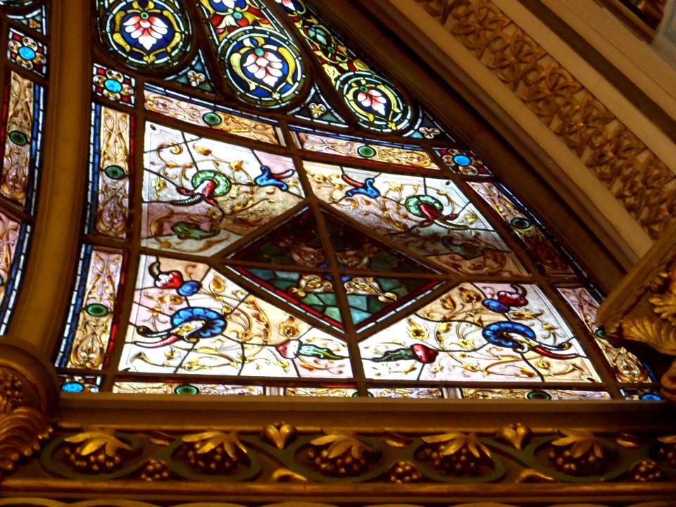 Middle Street Synagogue, Brighton (May 2013) - Stained Glass in Dome (1)