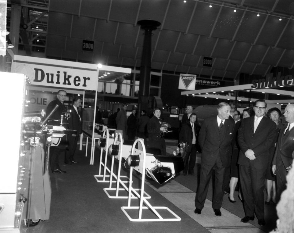 Minister van Economische Zaken dr. J. E. Andriessen , 49e Voorjaarsbeurs te Utre, Bestanddeelnr 917-5139