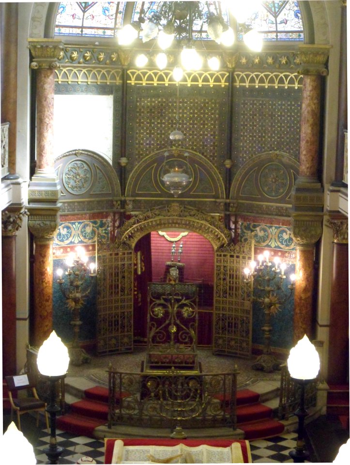 Middle Street Synagogue, Brighton (May 2013) - General View from Gallery (4)