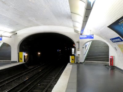 Metro Couronnes photo