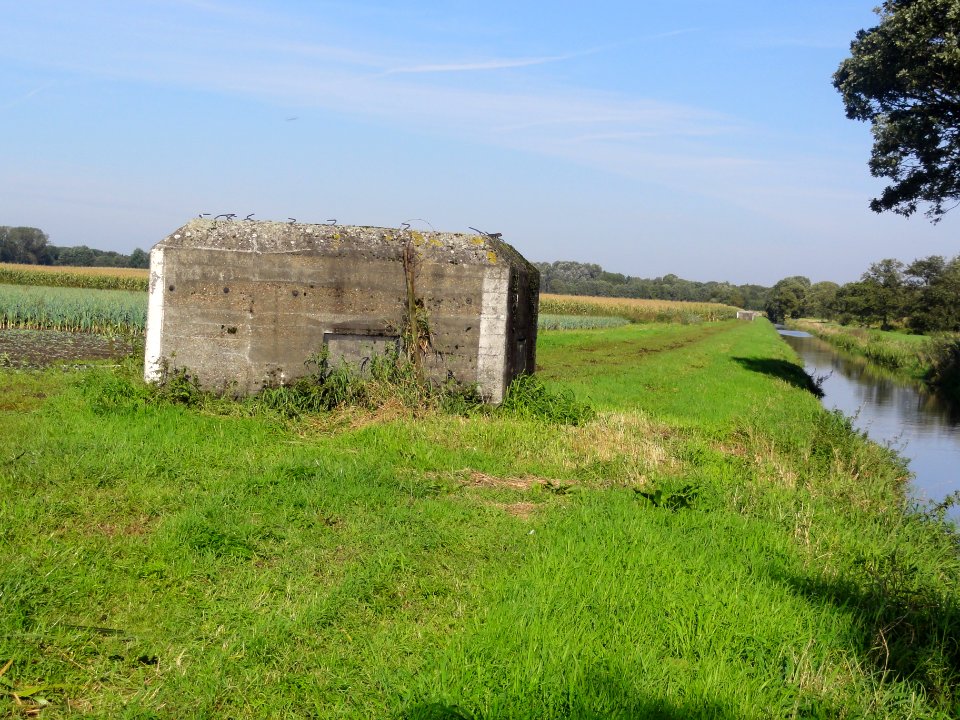 Mill Rijksmonument 525557 S-Kazemat 523 langs Defensiekanaal