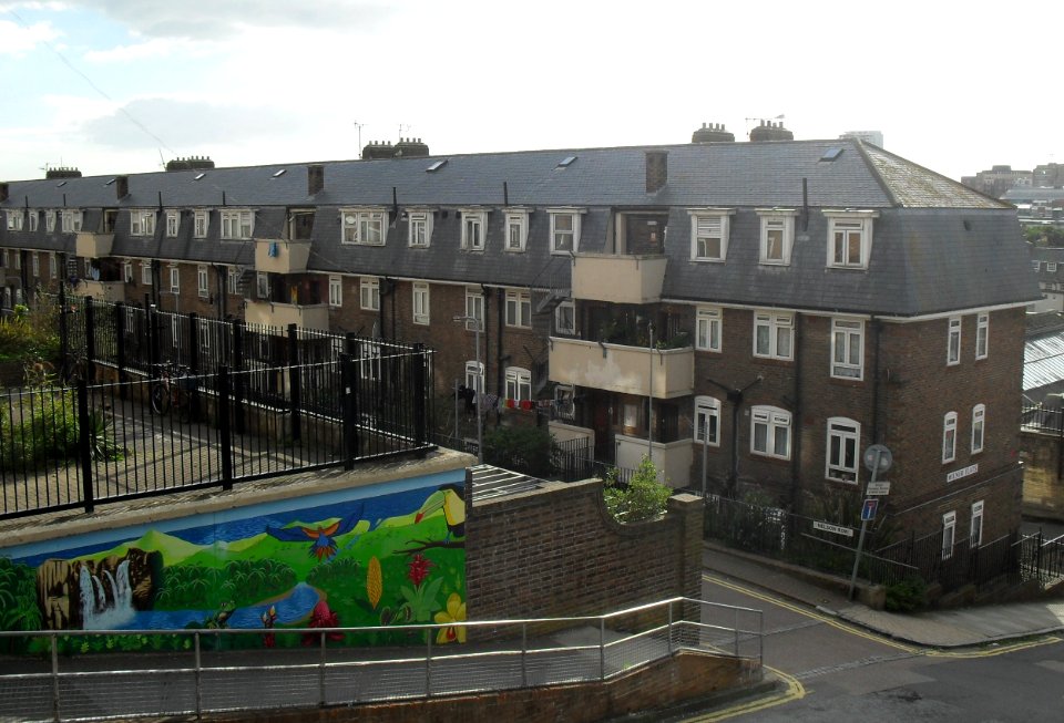 Milner Flats from Ashton Rise, Carlton Hill, Brighton (August 2010)