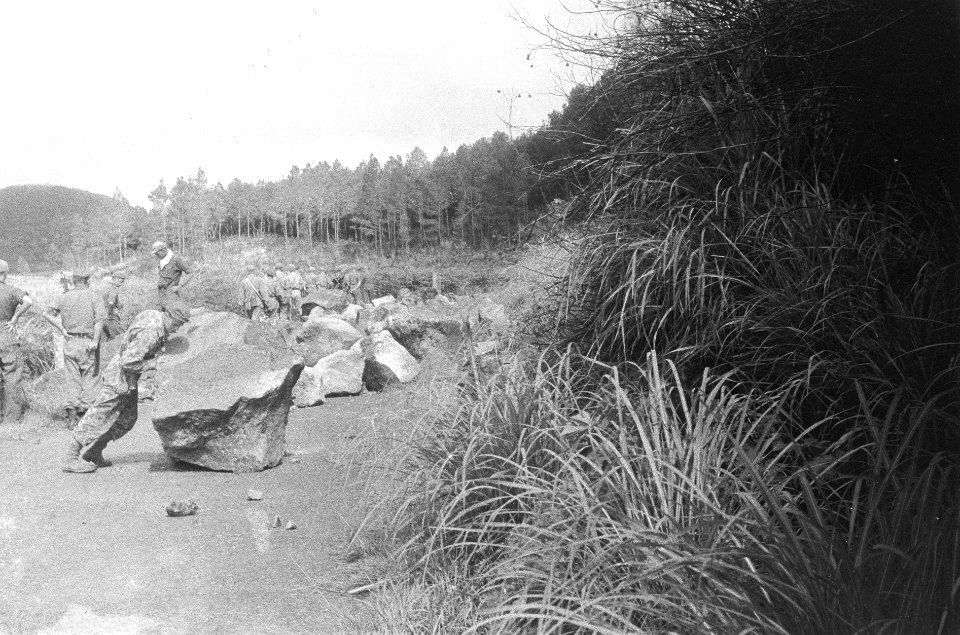 Medan-Brastagi zuiveringsactie in het Medangebied. De bergweg langs de Piso-Pis, Bestanddeelnr 3758