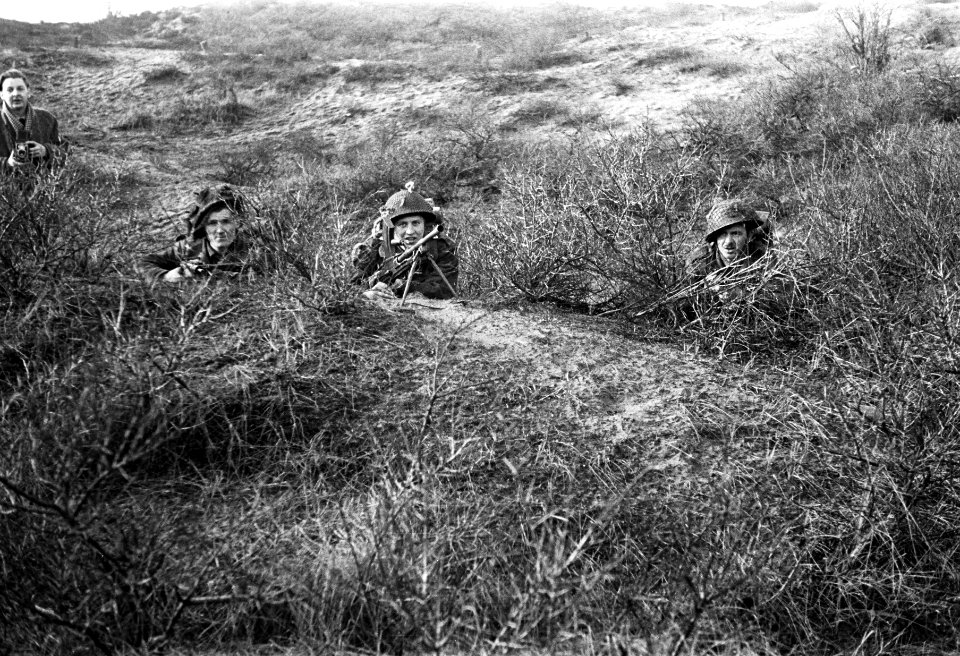Militair opleidingskamp te Bloemendaal(bezoek Generaal Kruls ), Bestanddeelnr 901-5094