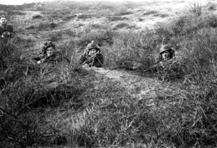 Militair opleidingskamp te Bloemendaal(bezoek Generaal Kruls ), Bestanddeelnr 901-5094