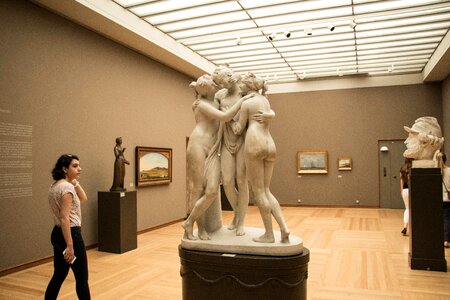 Museum history sculpture