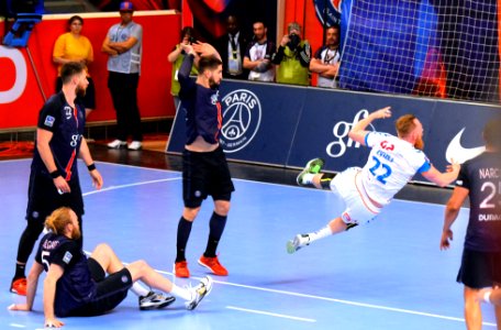 Miha Žvižej Nikola Karabatic-20160416-PSG-TOULOUSE 2