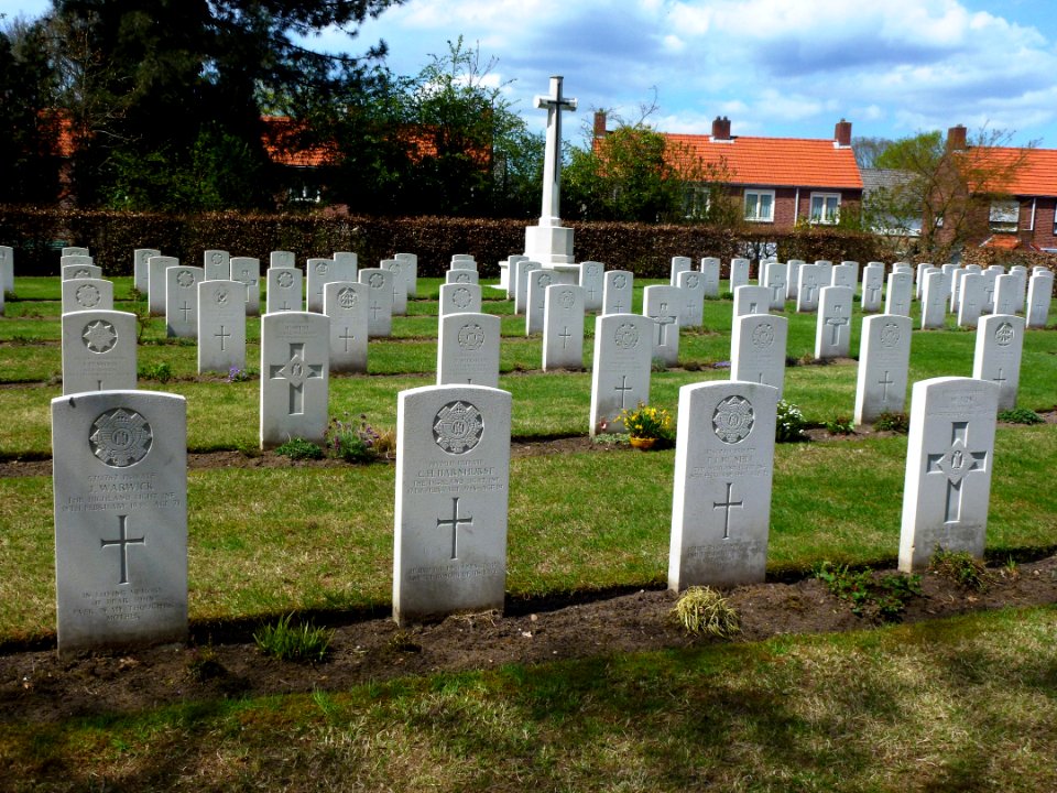 Milsbeek War Cemetery 05