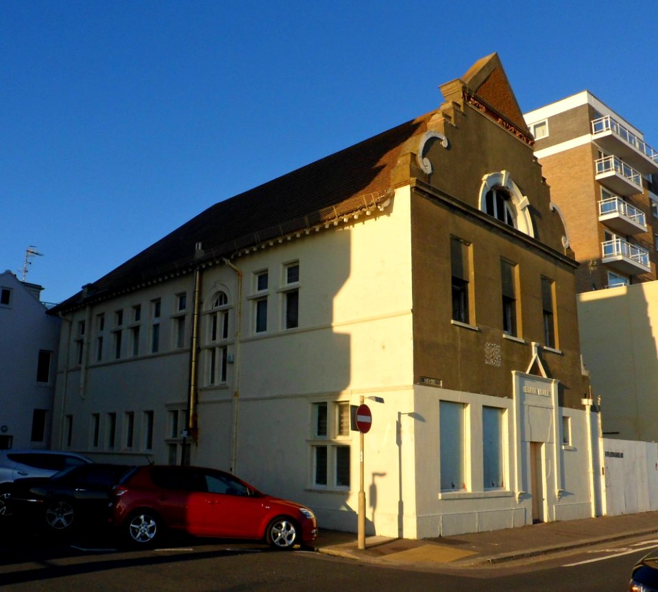 Medina House, Kings Esplanade, Hove (September 2013) (3)