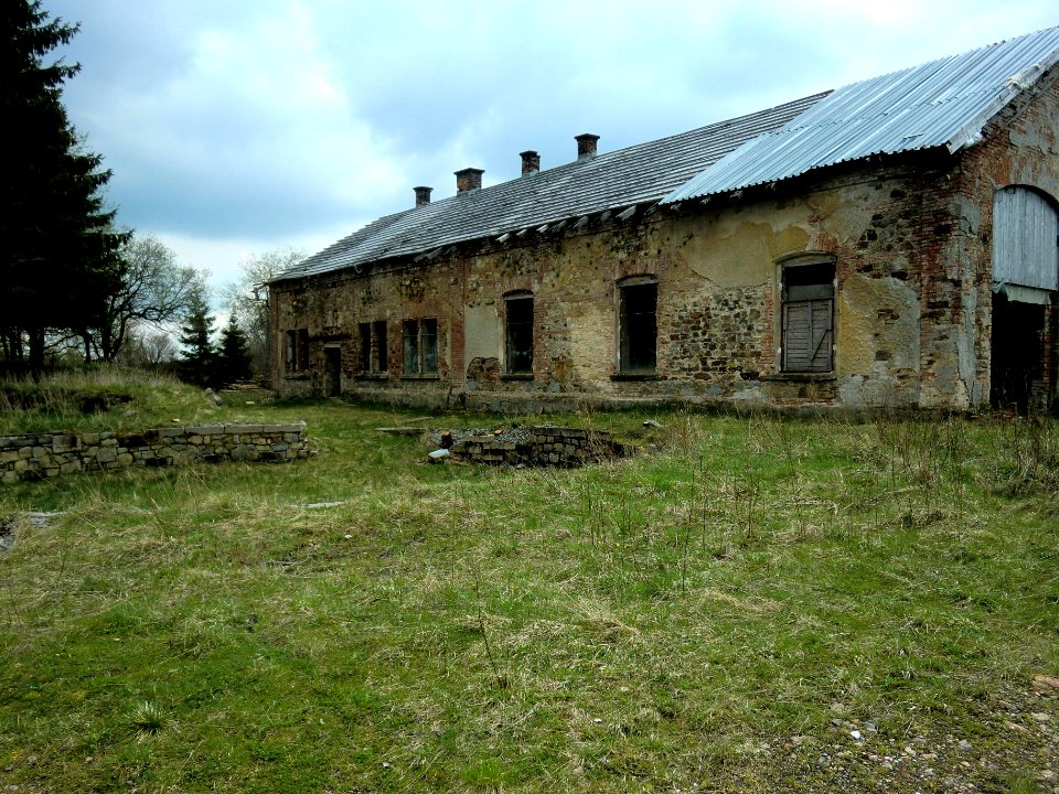 Moldau, Bahnhof-Lokhaus.03