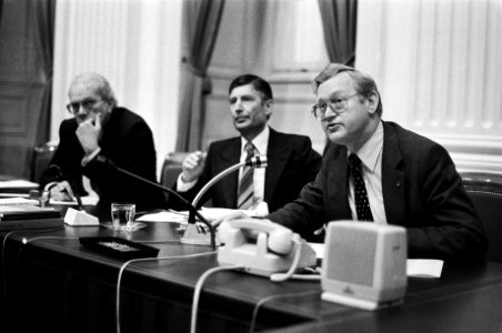 Minister Andriessen (rechts) en van Agt, Bestanddeelnr 930-2802