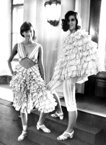 Modeshow van Modeschule der Stadt Wien, Bestanddeelnr 921-4345 (cropped)