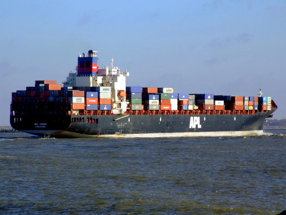 Mol Vision pH approaching Port of Rotterdam, Holland 25-Jan-2007