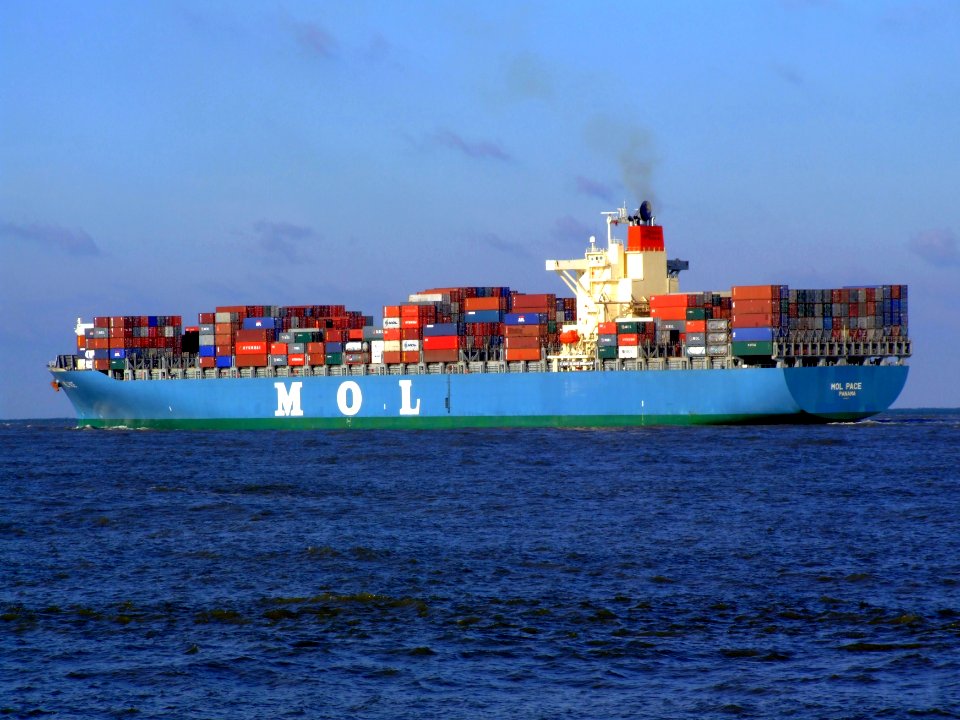 Mol Pace p9, leaving Port of Rotterdam, Holland 25-Jan-2007