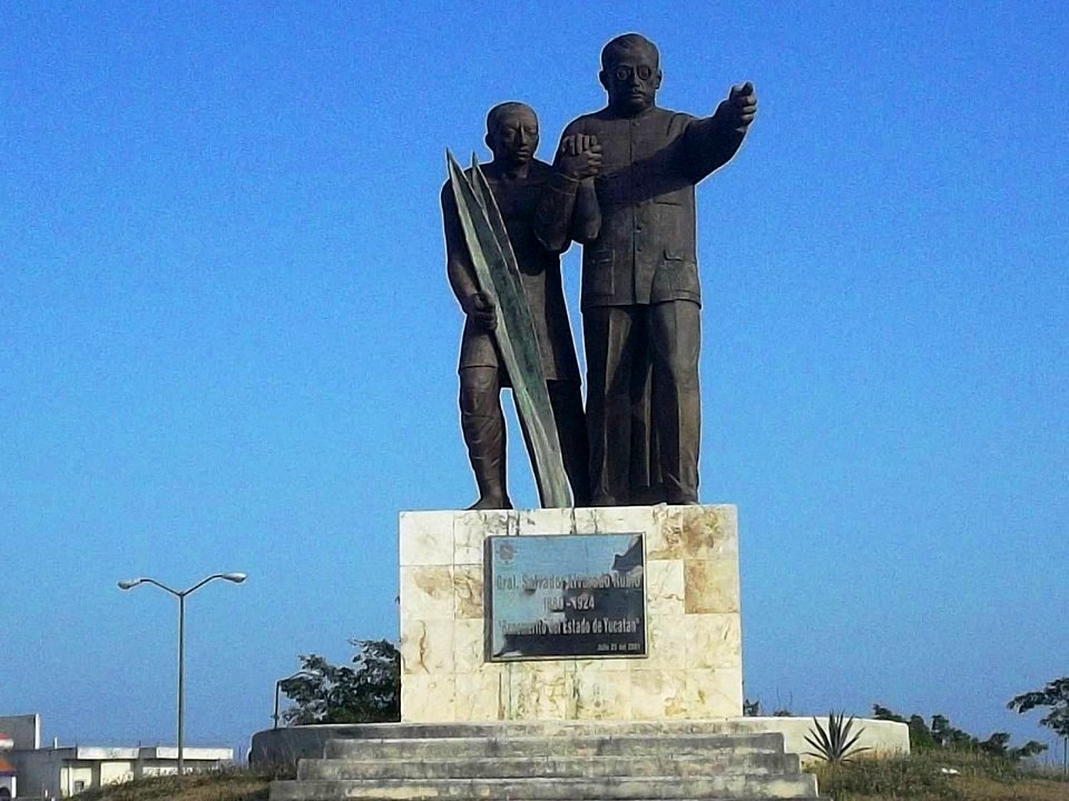 Monumento al general Salvador Alvarado Rubio, Mérida, Yucatán (01a)