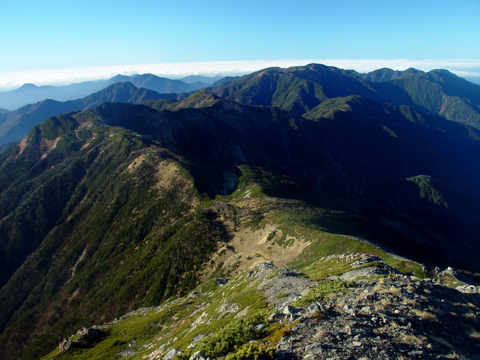 Mount Chausu and Mount Tekari from Mount Hijiri 2003-11-23