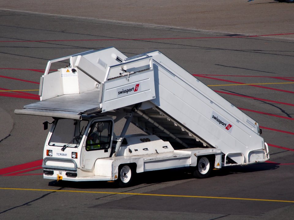 Mobile stairs, Amsterdam Airport pic2