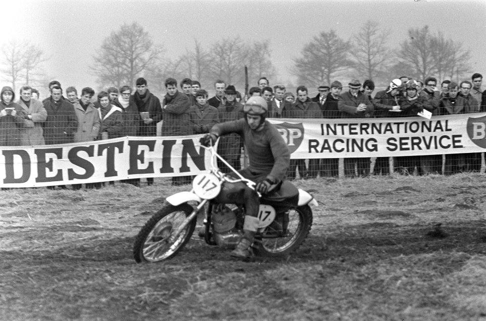 Motorcross Nederland tegen Belgie in Gemert motorcross Nederland tegen Belgie, Bestanddeelnr 922-1570
