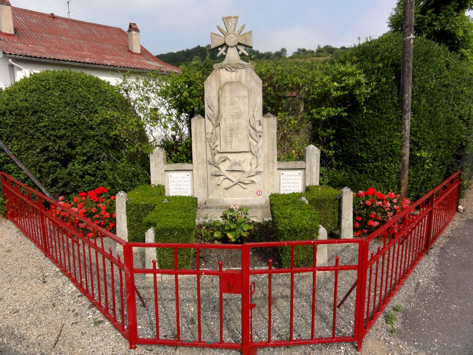 Moulainville (Meuse) monument aux morts