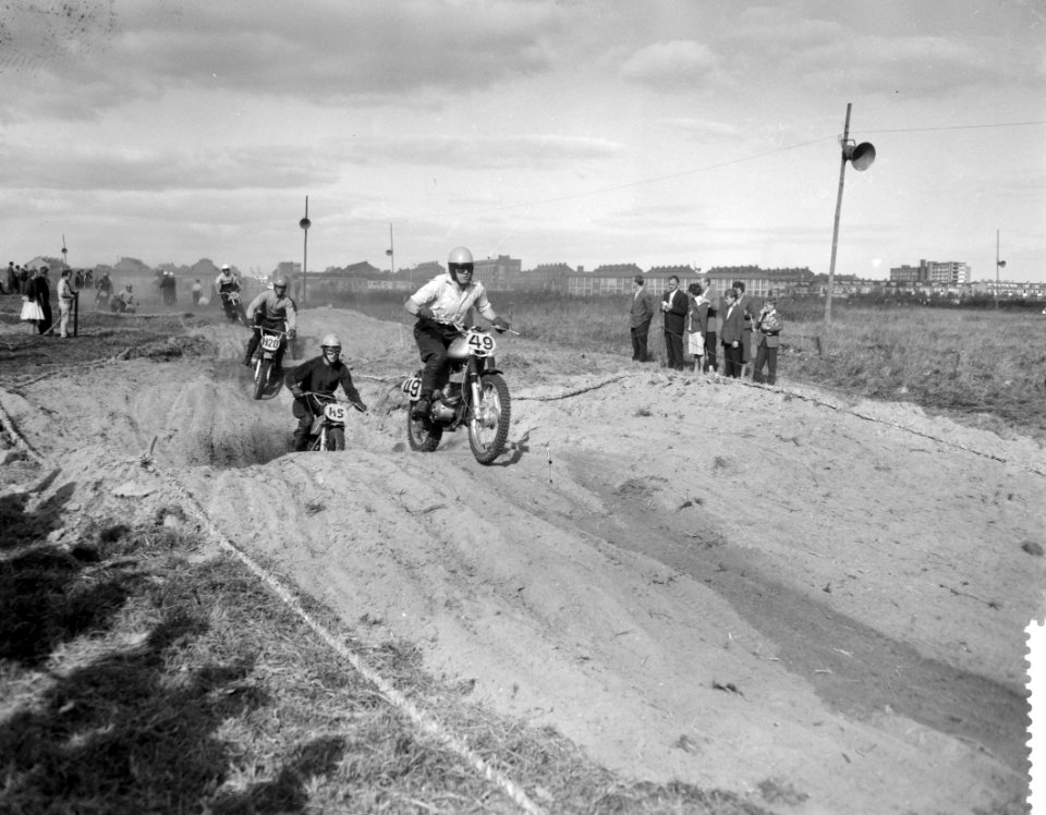 Motorcross te Amsterdam bij de Sloterplas, Bestanddeelnr 910-7058