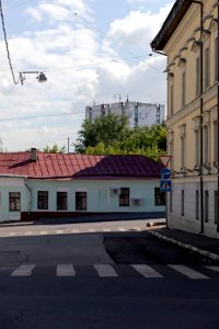 Moscow, an alley between Goncharnaya and Verkhnyaya Radischevskaya streets, July 2012