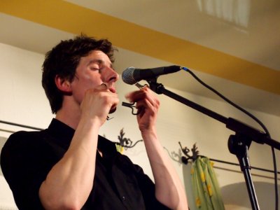 Michael von Muecke mit Maultrommel 01