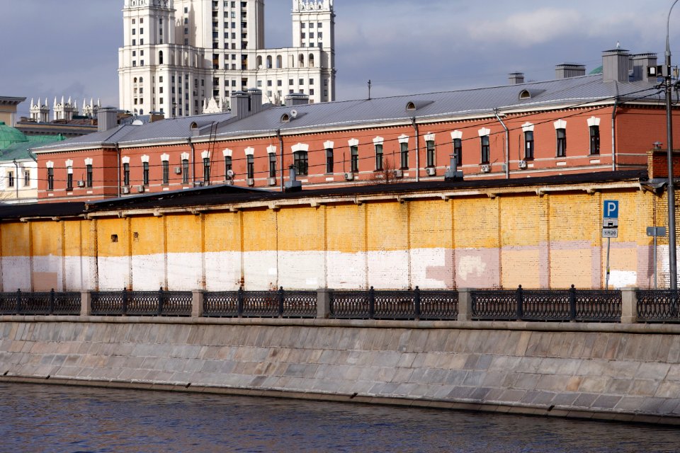 Moscow, Sadovnicheskaya Embankment, former stable building, March 2020 03