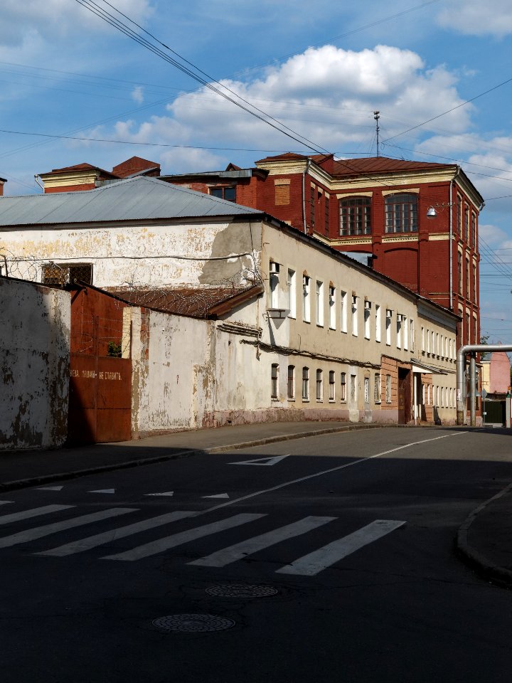 Moscow, 2nd Elektrozavodsky Lane July 2009 06