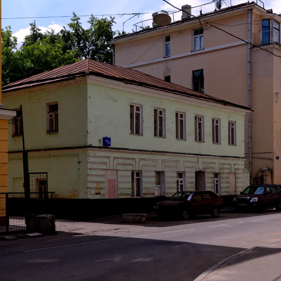 Moscow, Makarenko Street 10-20 2008.06.08 01