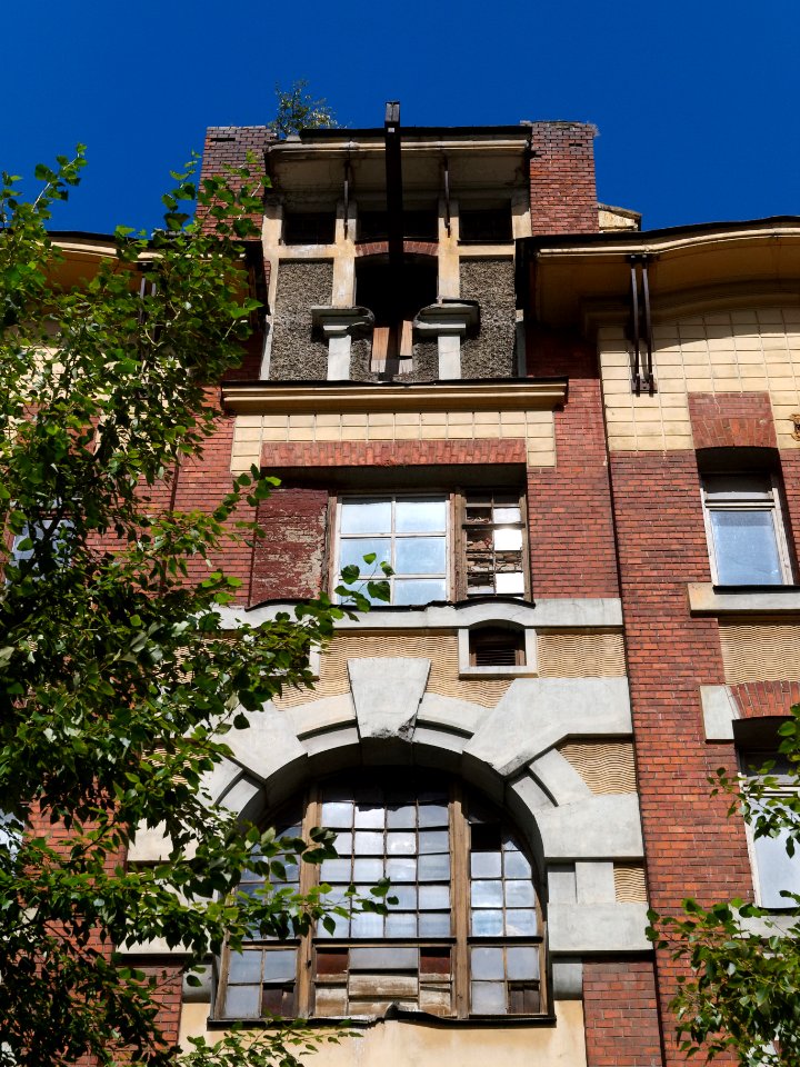 Moscow, Gilyarovskogo 65 detail (Naprudny) Aug 2009 02