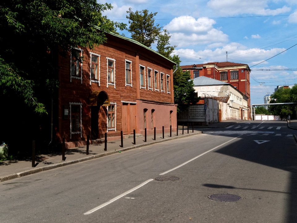 Moscow, 2nd Elektrozavodsky Lane July 2009 02