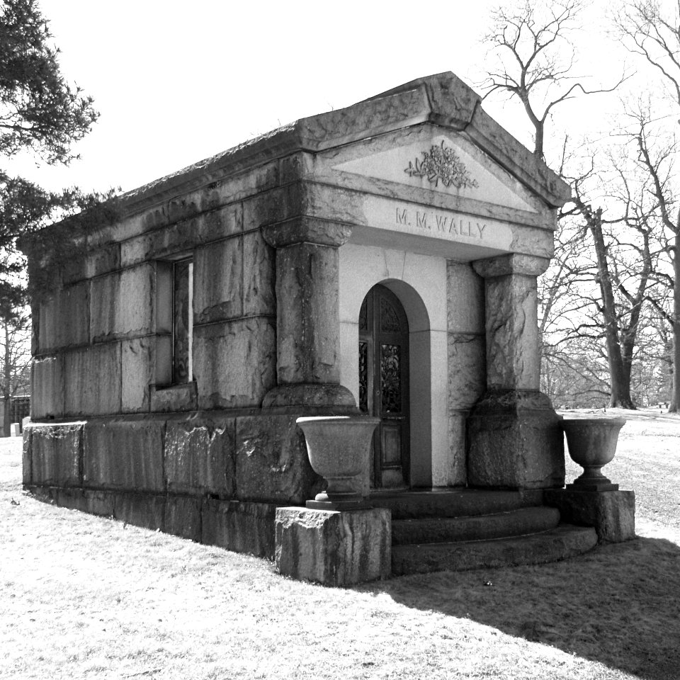 M M Wally mausoleum, Mount Royal Cemetery, 2015-03-22, 01 bw
