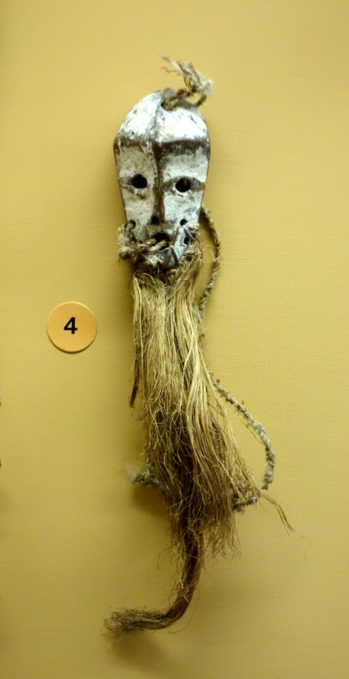 Mask (lukwakongo) - Lega - Royal Museum for Central Africa - DSC06038
