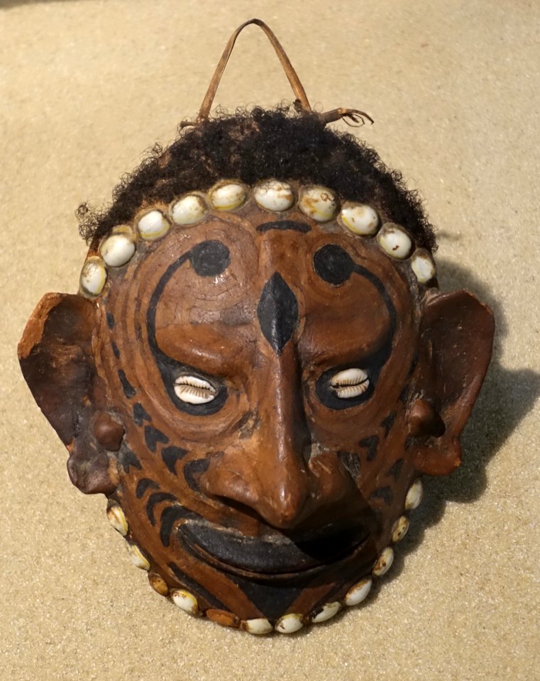 Mask - Naturhistorisches Museum Nürnberg - Nuremberg, Germany - DSC03836