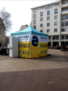 Lyon 3e - Place Guichard - Collecte solidaire d'appareils électriques 01