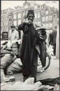 Markten, kleding, gastarbeiders, Waterlooplein, Bestanddeelnr 073-0393