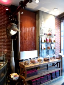 Lyon 4e - Rue d'Austerlitz - Chocolaterie Bouillet - Fontaine de chocolat
