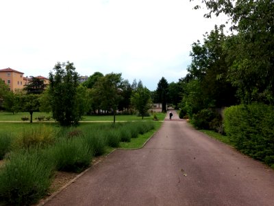 Lyon 4e - Rue Chazière, parc de la maison de retraite Providence des Religieuses Trinitaires