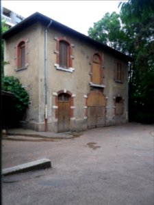 Lyon 4e - Rue Henry Gorjus - Parc Francis Popy, vieux bâtiment