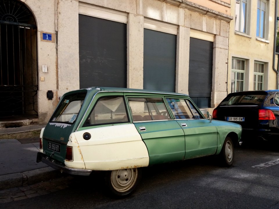 Lyon 4e - Rue Jeanne-Marie Célu, une Ami 8