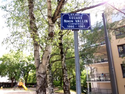 Lyon 4e - Square Ninon Vallin, plaque
