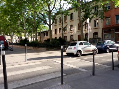 Lyon 4e - Place Georges Mattelon, depuis la rue Richan