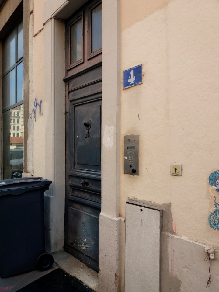 Lyon 4e - Rue d'Isly - Porte au numéro 4