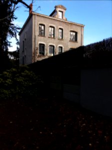 Lyon 4e - Rue Chazière - Maison au numéro 23, vue depuis le parc de la Cerisaie