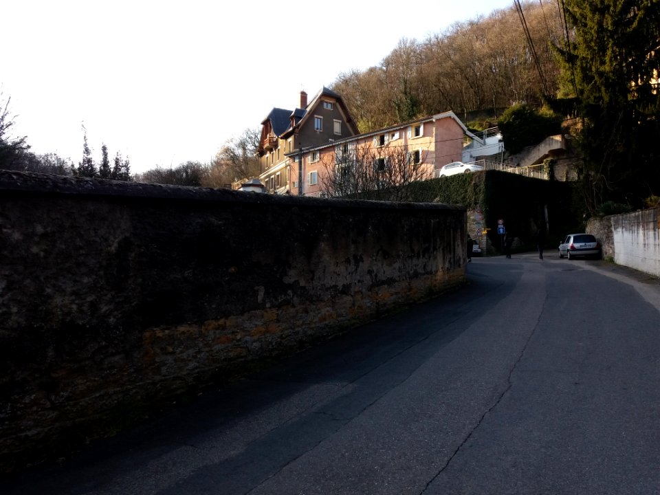 Lyon 9e - Rue des Rivières - En arrivant chemin de la Charrière