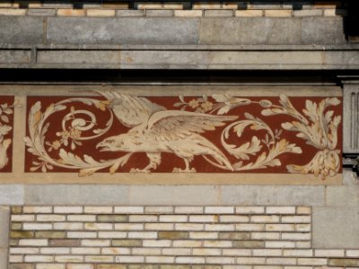 Lyon 4e - Parc de la Cerisaie - Villa Gillet - Côté sud - Aigle gauche