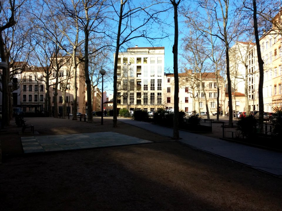 Lyon 4e - Place Tabareau, vers l'ouest