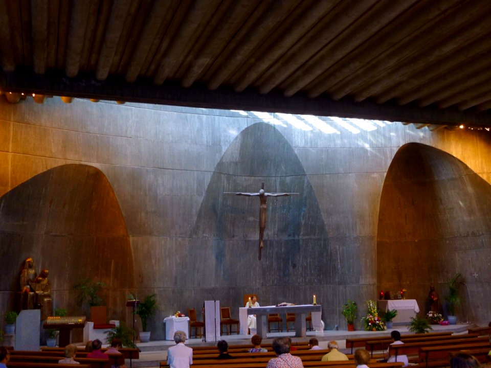 Madrid, Moratalaz, Iglesia de Santa Ana y Nuestra Señora de la Esperanza (Fisac, 1966) 11