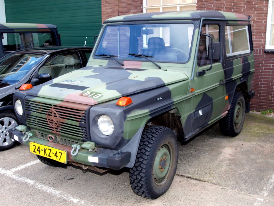 Mercedes Licenceno. 24-KZ-47